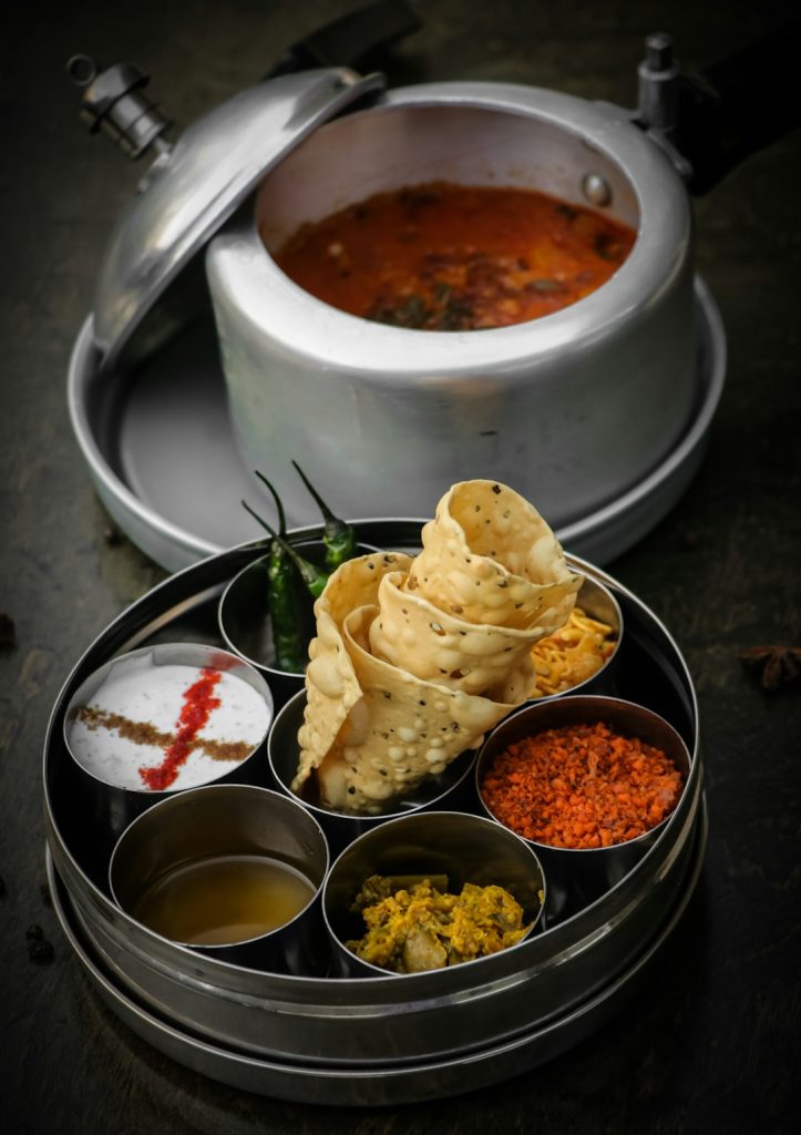 a-sink-full-of-food-grdc1iuze3c